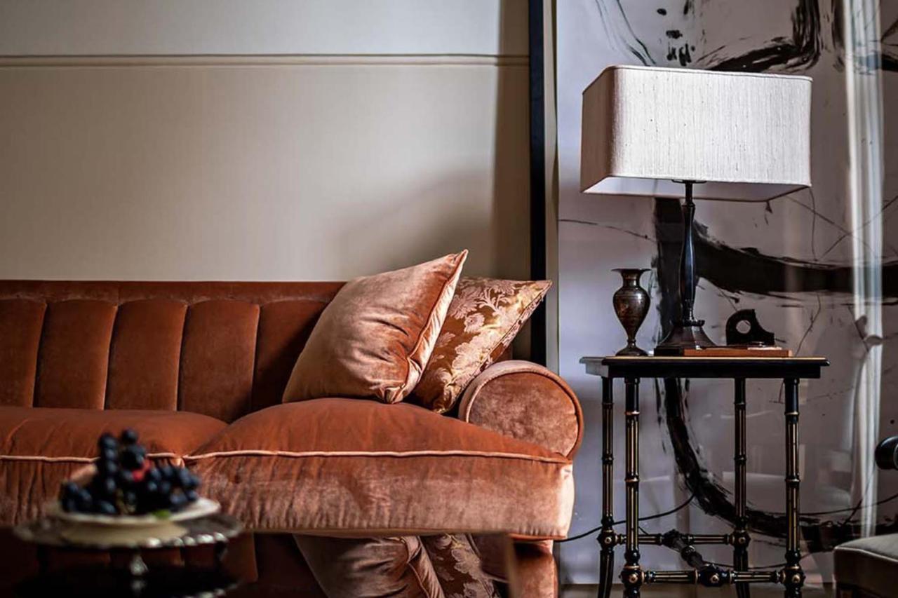 ホテル Nomad ロンドン エクステリア 写真 A velvet sofa